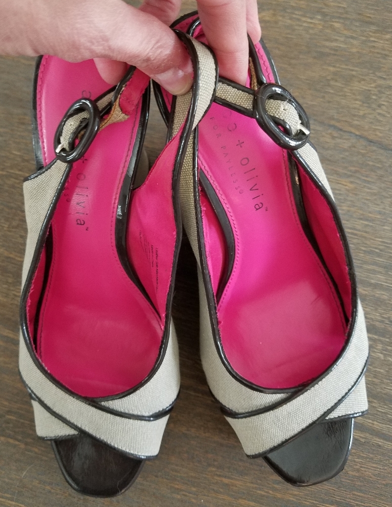 Alice + Olivia size 8 wedge shoes